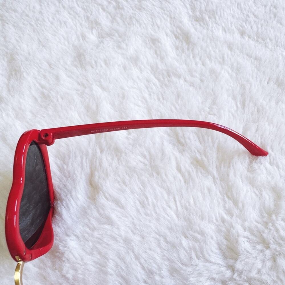 Pixie Red Girl Heart-shape Sunglasses - Picture 3 of 11